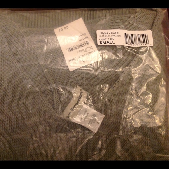 NWT Grey Knot Back Sweater - Picture 3 of 3